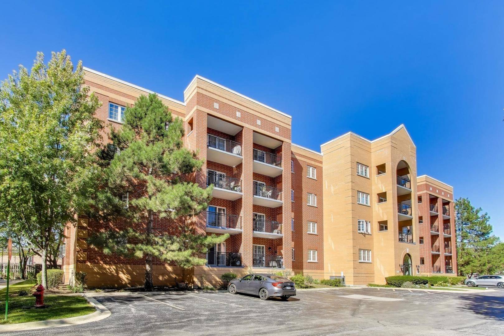 55 S Hale ST #202, Palatine, IL 60067