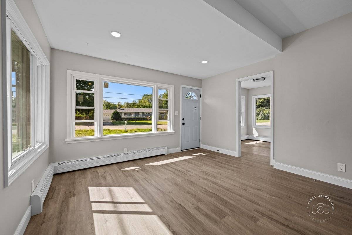 1550 W Highland AVE W, Elgin, IL 60123