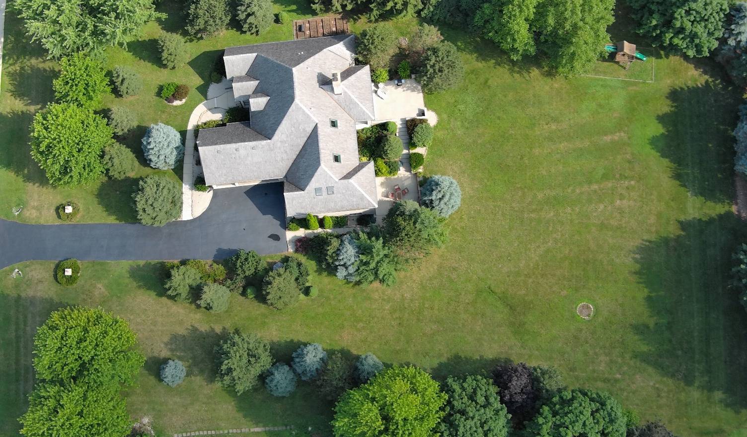 8407 Appaloosa LN, Spring Grove, IL 60081