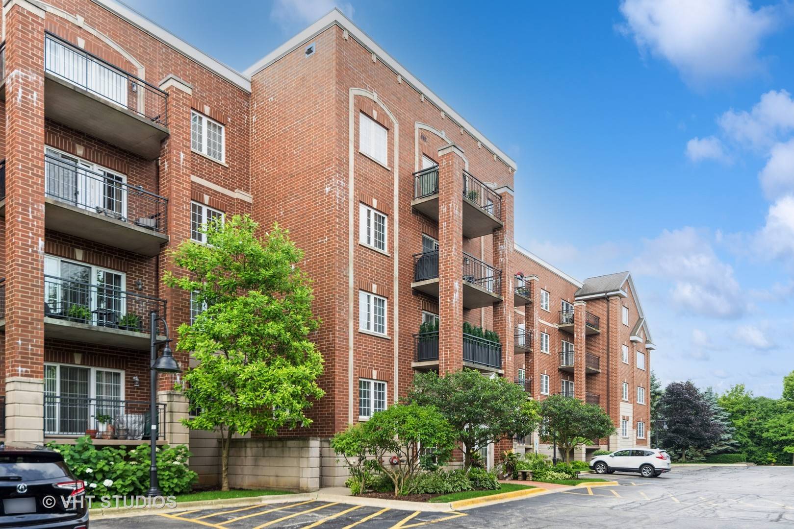 1479 N Milwaukee AVE #312, Libertyville, IL 60048