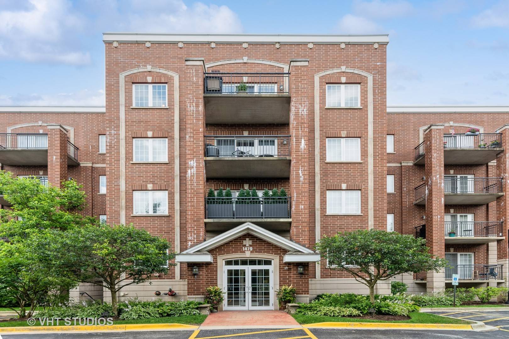 1479 N Milwaukee AVE #312, Libertyville, IL 60048