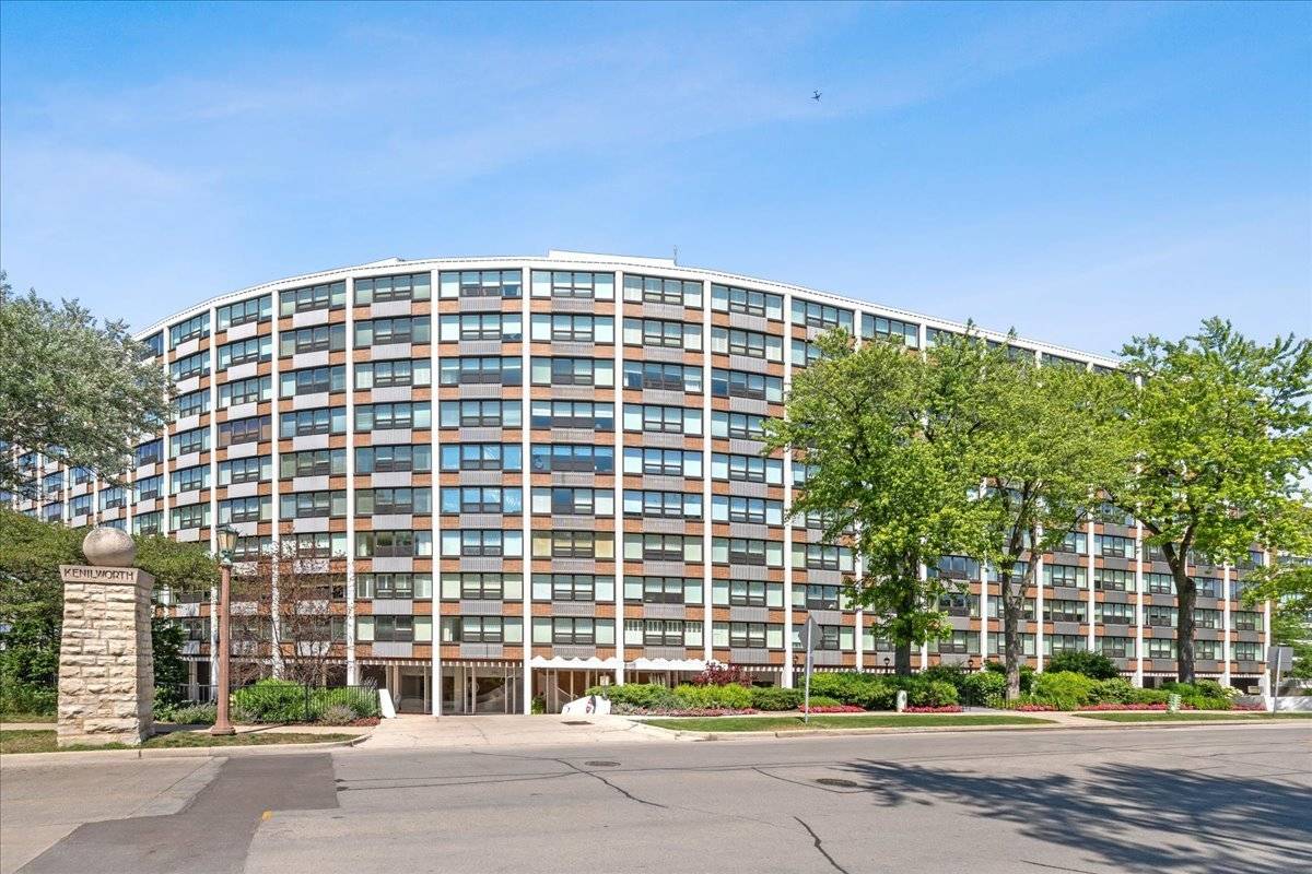 1630 Sheridan RD #3C, Wilmette, IL 60091