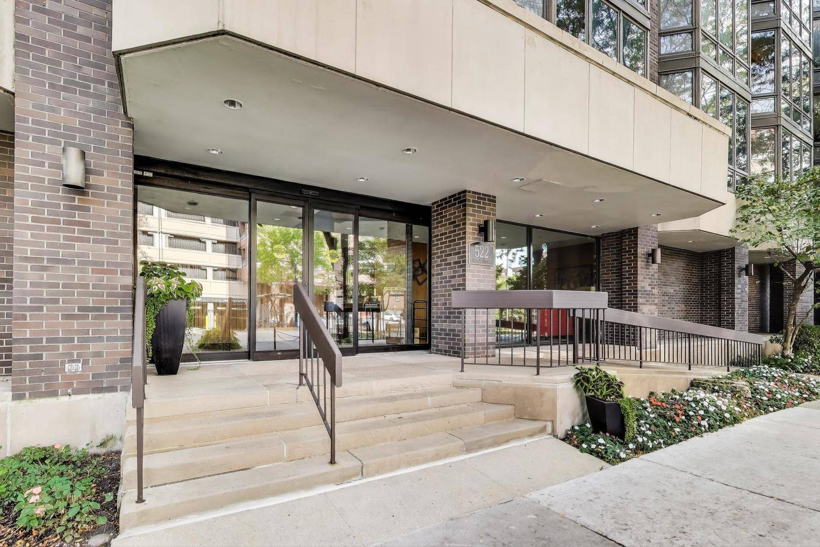 522 Church ST #3D, Evanston, IL 60201