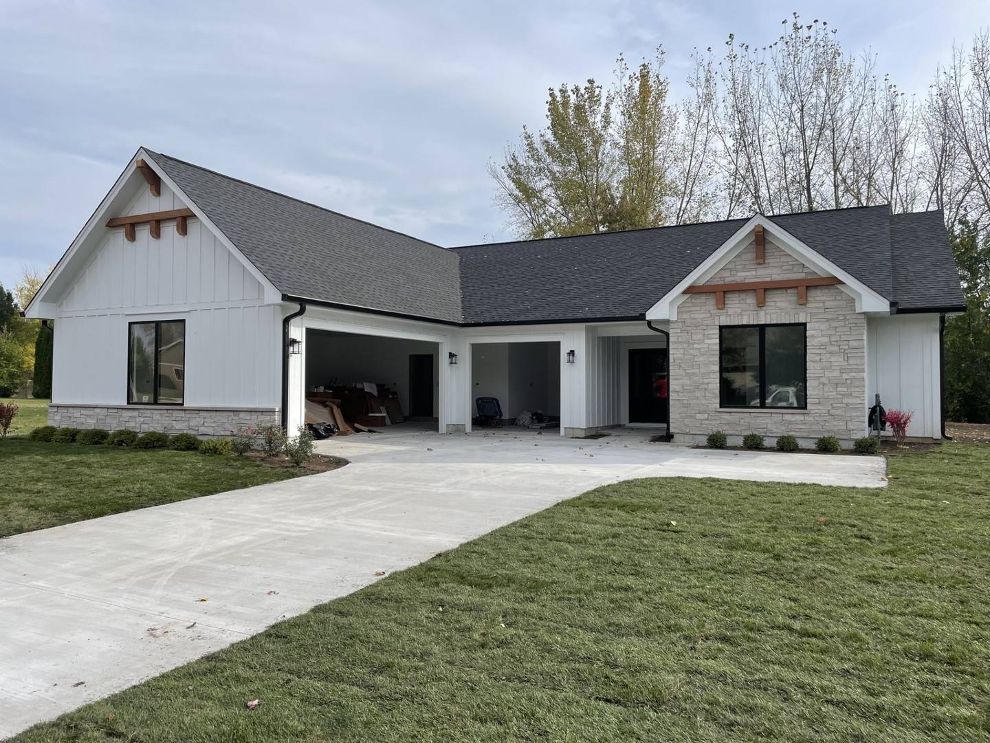 12145 Oakcrest DR, Huntley, IL 60142