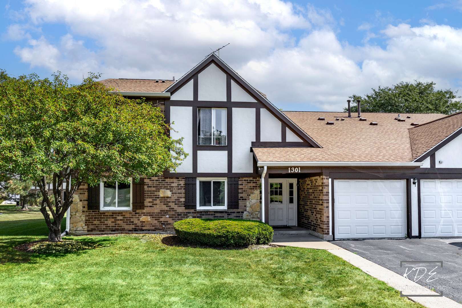 1301 S Williams ST #2, Westmont, IL 60559