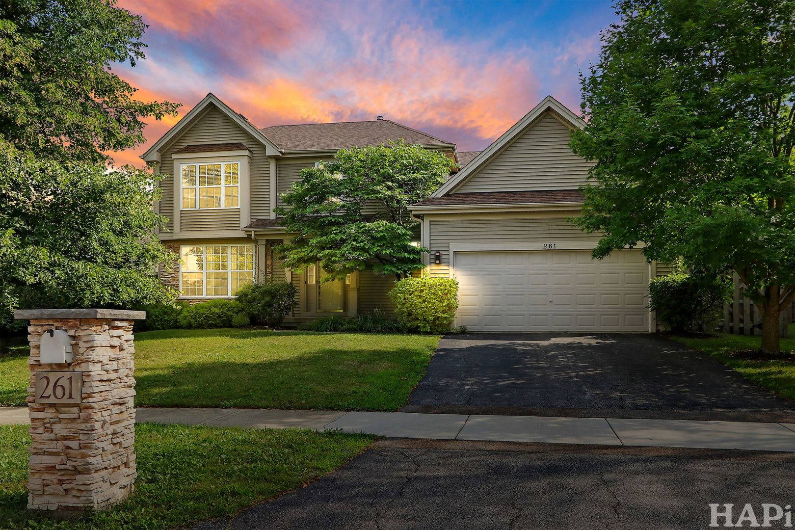 261 Hampton RD, Sugar Grove, IL 60554