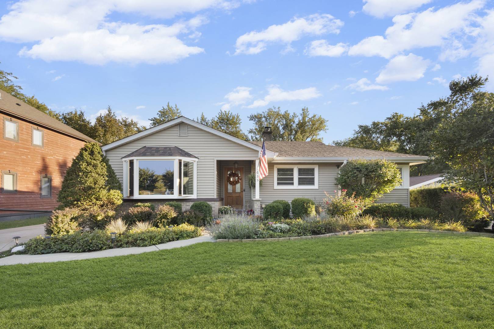 635 W Kenilworth AVE, Palatine, IL 60067
