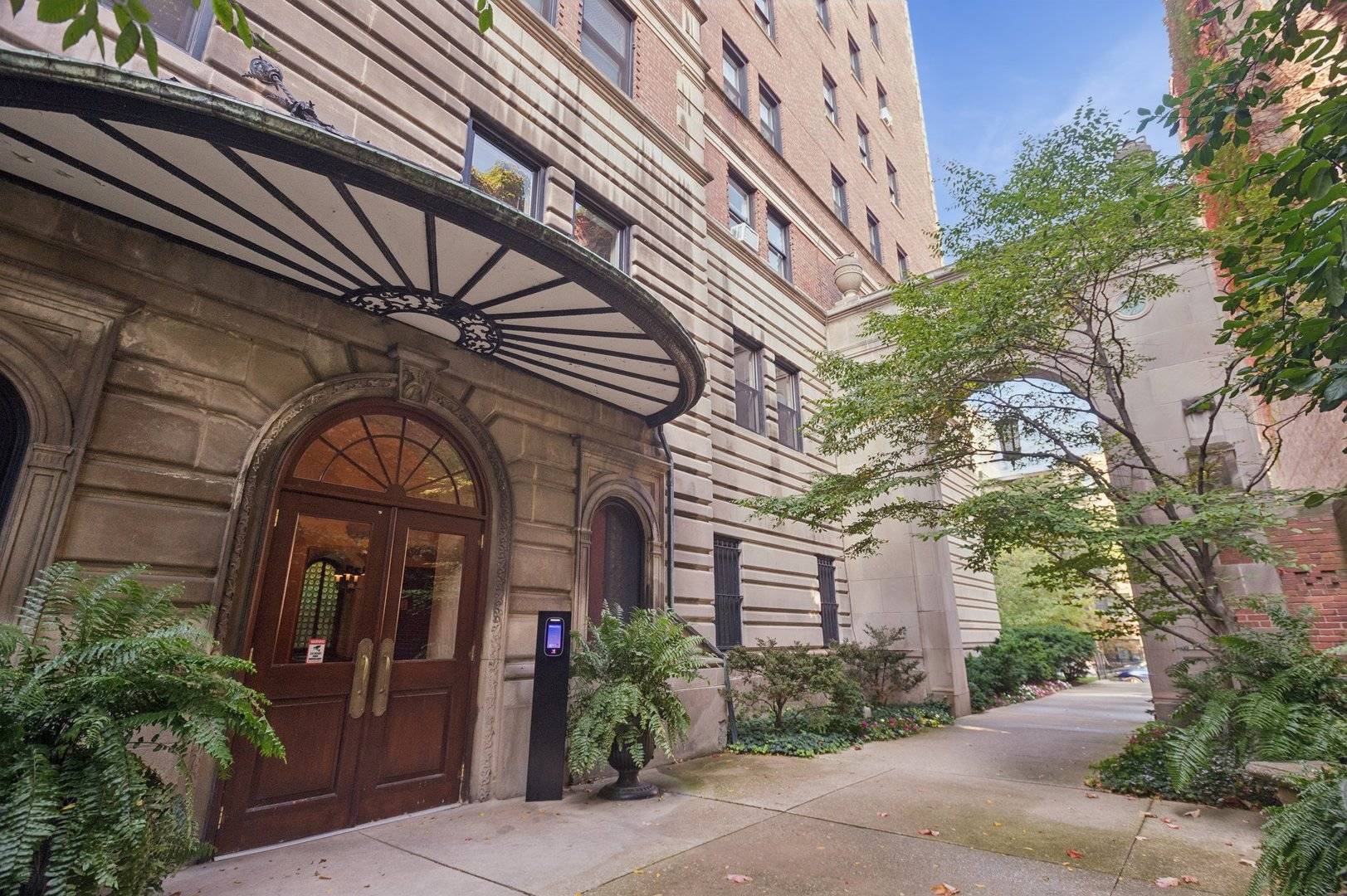 431 W Oakdale AVE #14C, Chicago, IL 60657