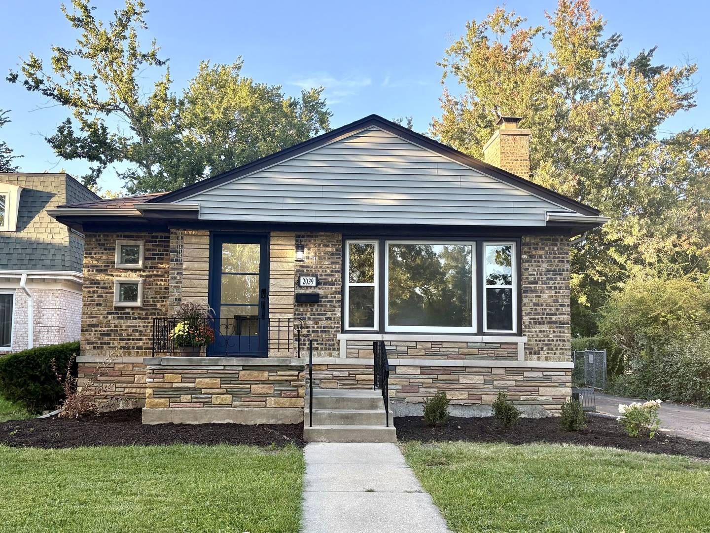 2039 Marston LN, Flossmoor, IL 60422