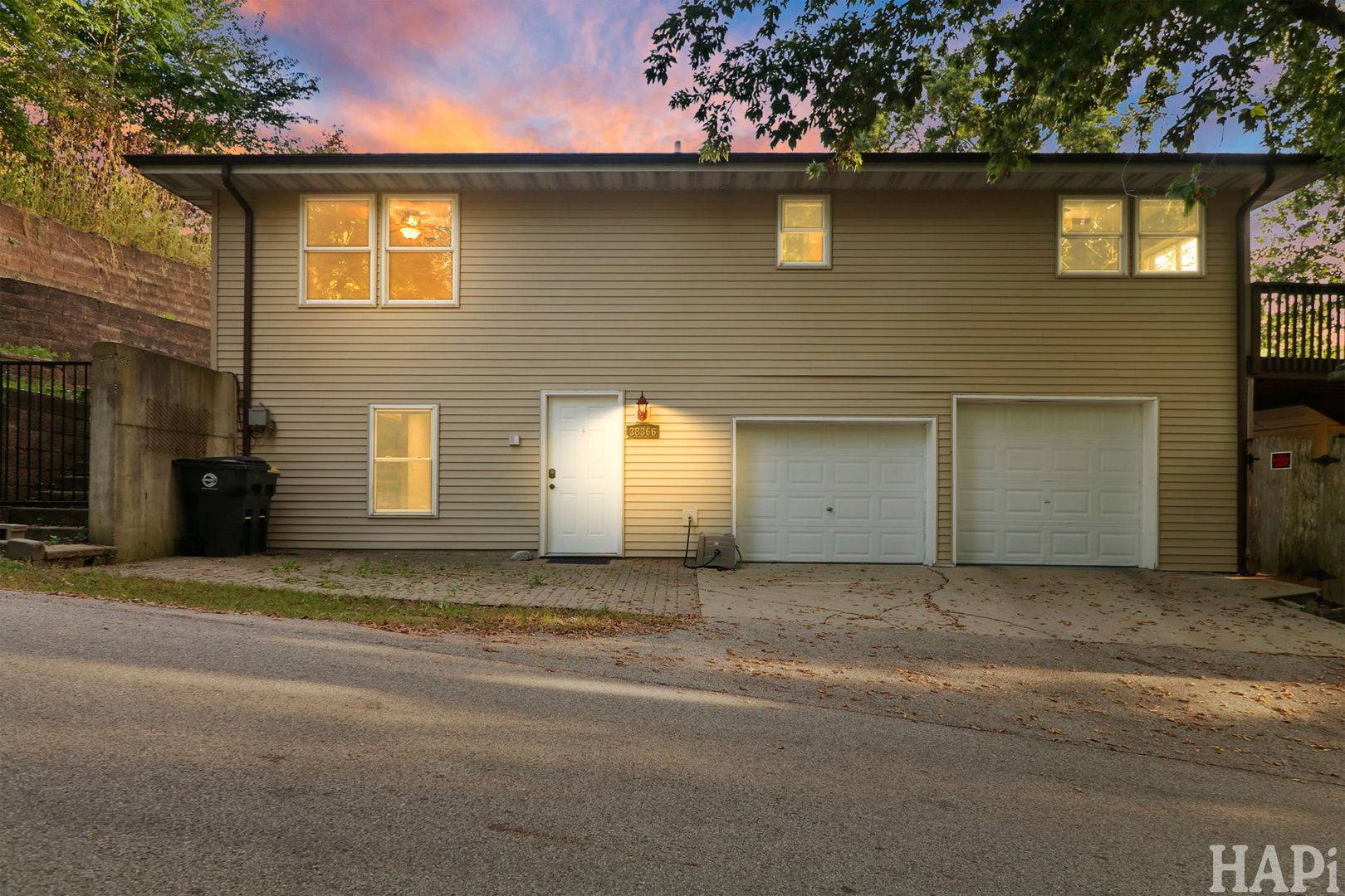 38366 N 4th AVE, Spring Grove, IL 60081