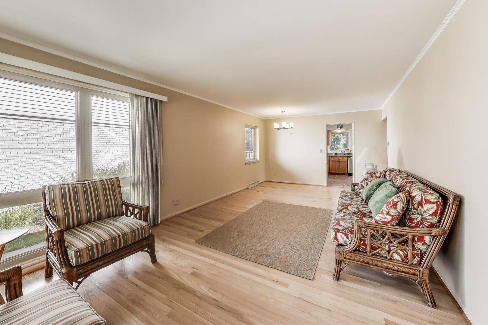 8849 Mcvicker AVE, Morton Grove, IL 60053