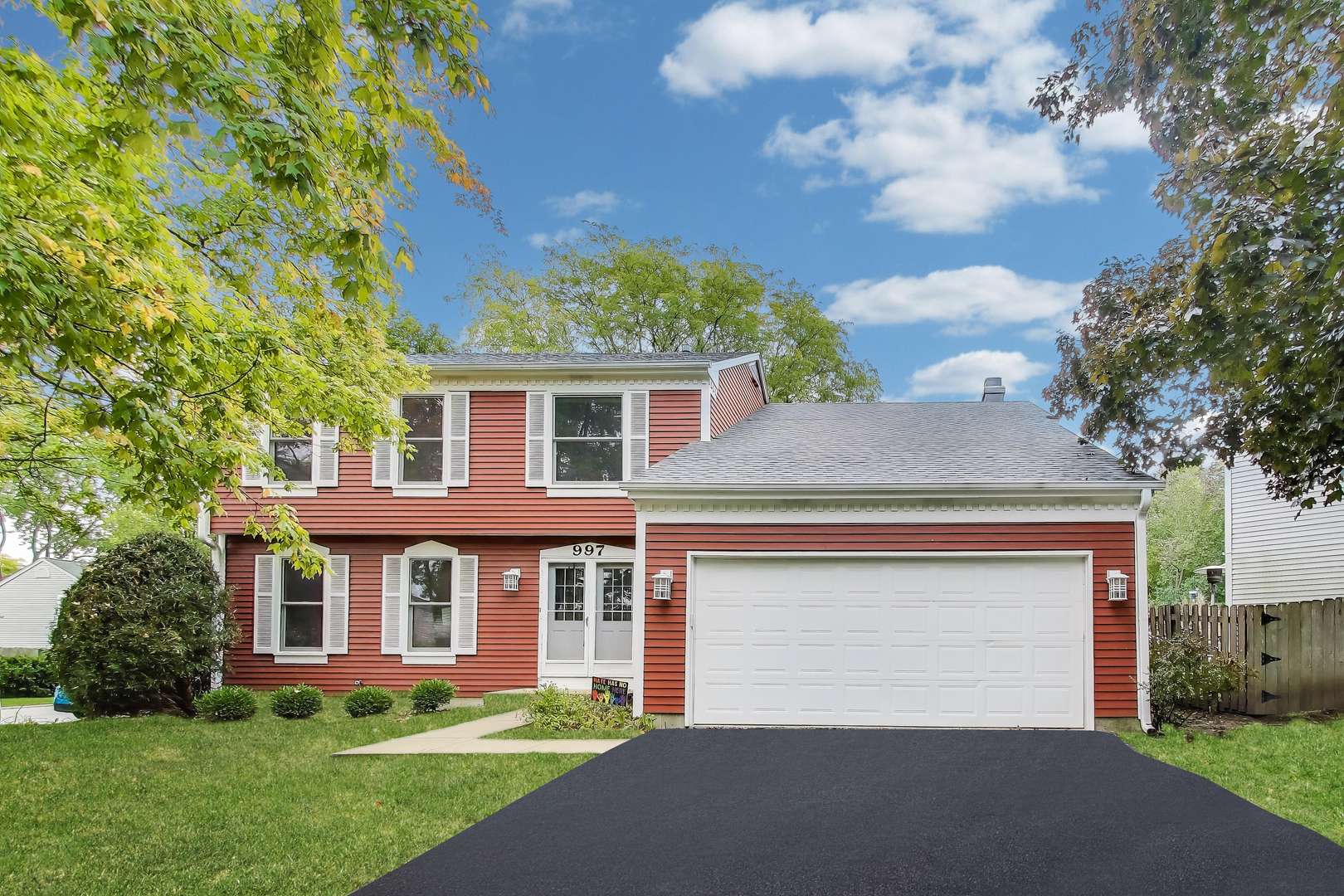 997 Providence LN, Buffalo Grove, IL 60089