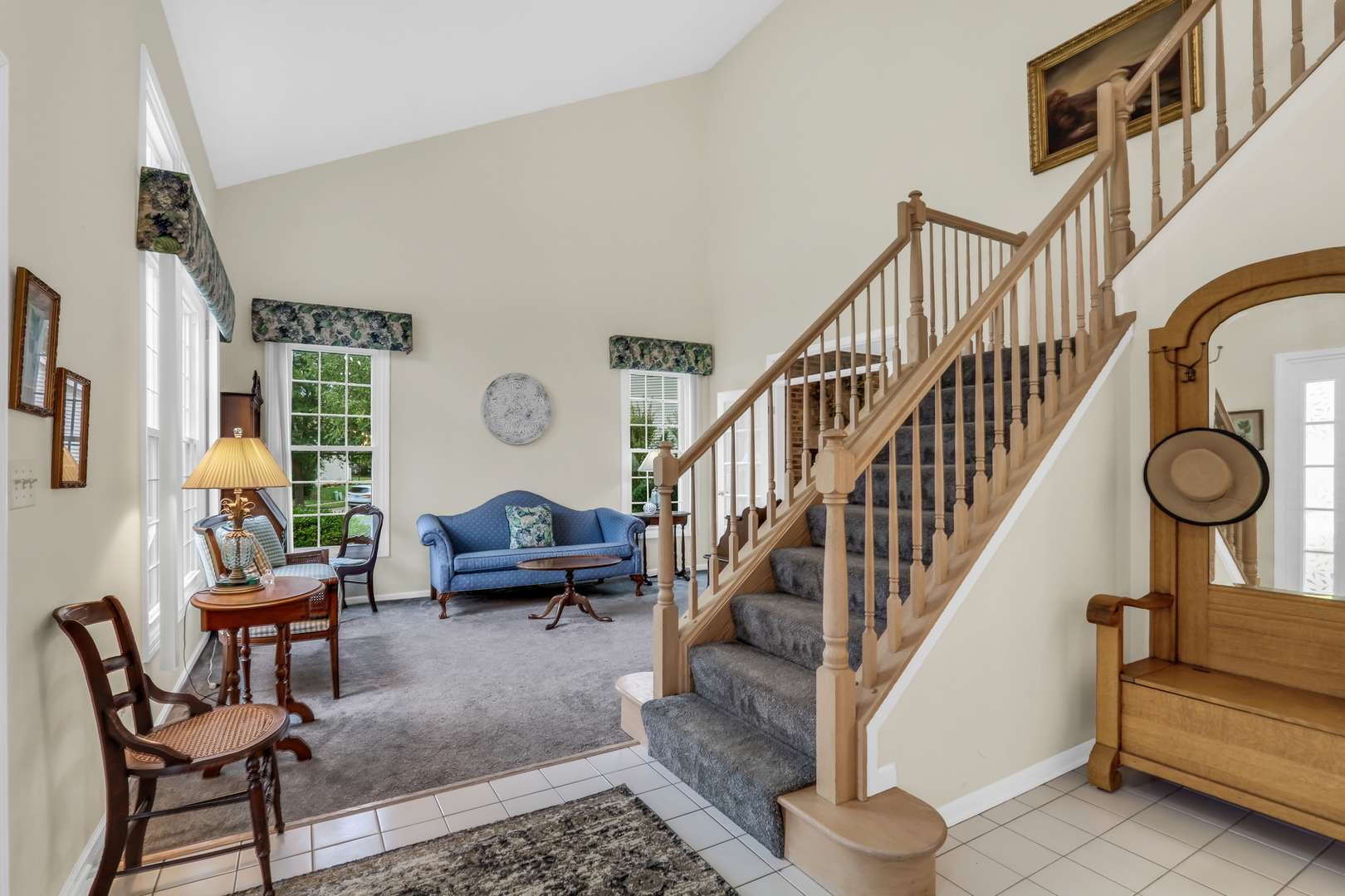 399 Banbury LN, Grayslake, IL 60030