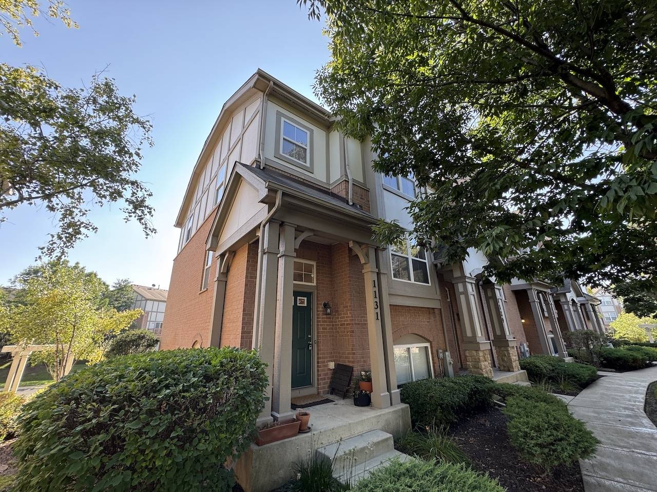 1131 N Claremont DR, Palatine, IL 60074