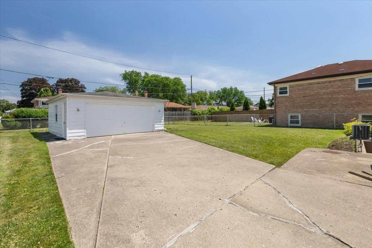 8841 Menard AVE, Morton Grove, IL 60053