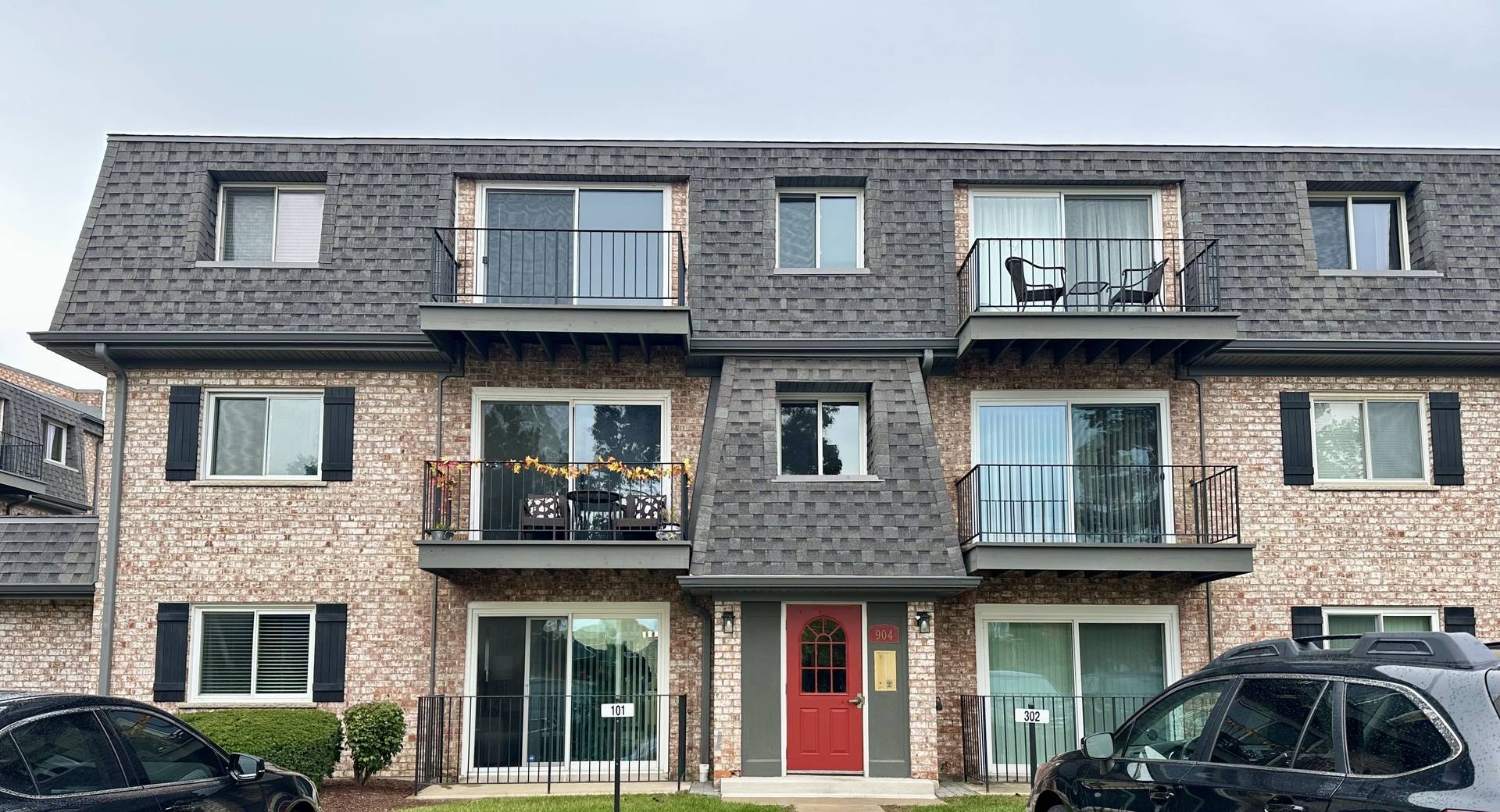 904 S Plum Grove RD #301, Palatine, IL 60067