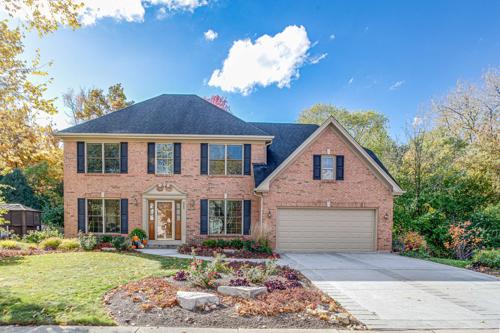 840 Hampton CRSE, West Chicago, IL 60185
