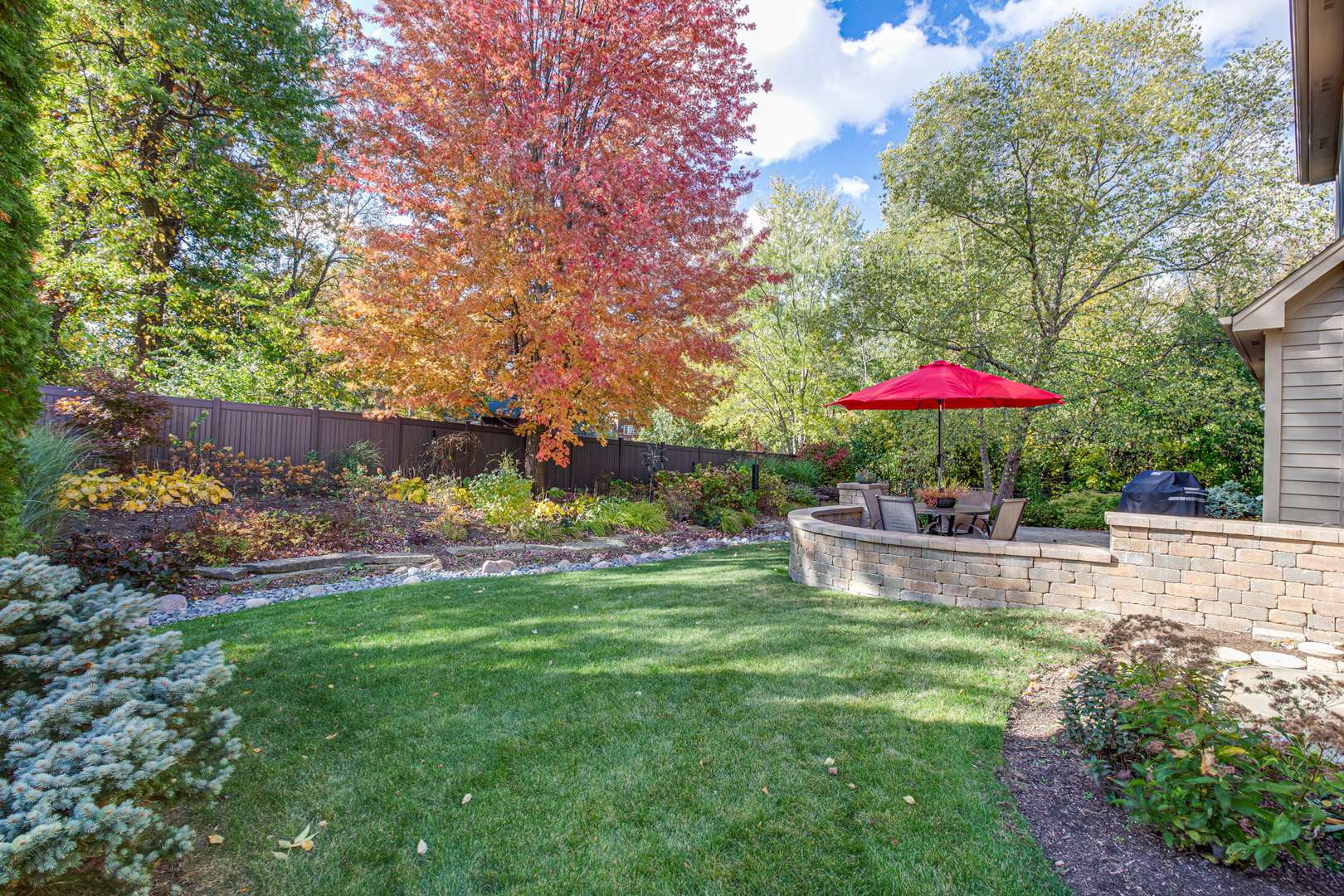 840 Hampton CRSE, West Chicago, IL 60185