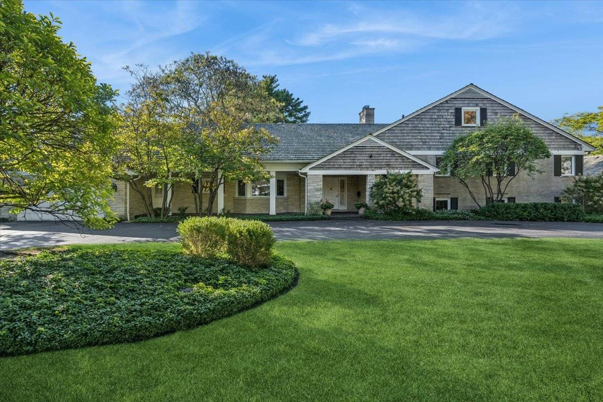 1350 Westmoor TRL, Winnetka, IL 60093
