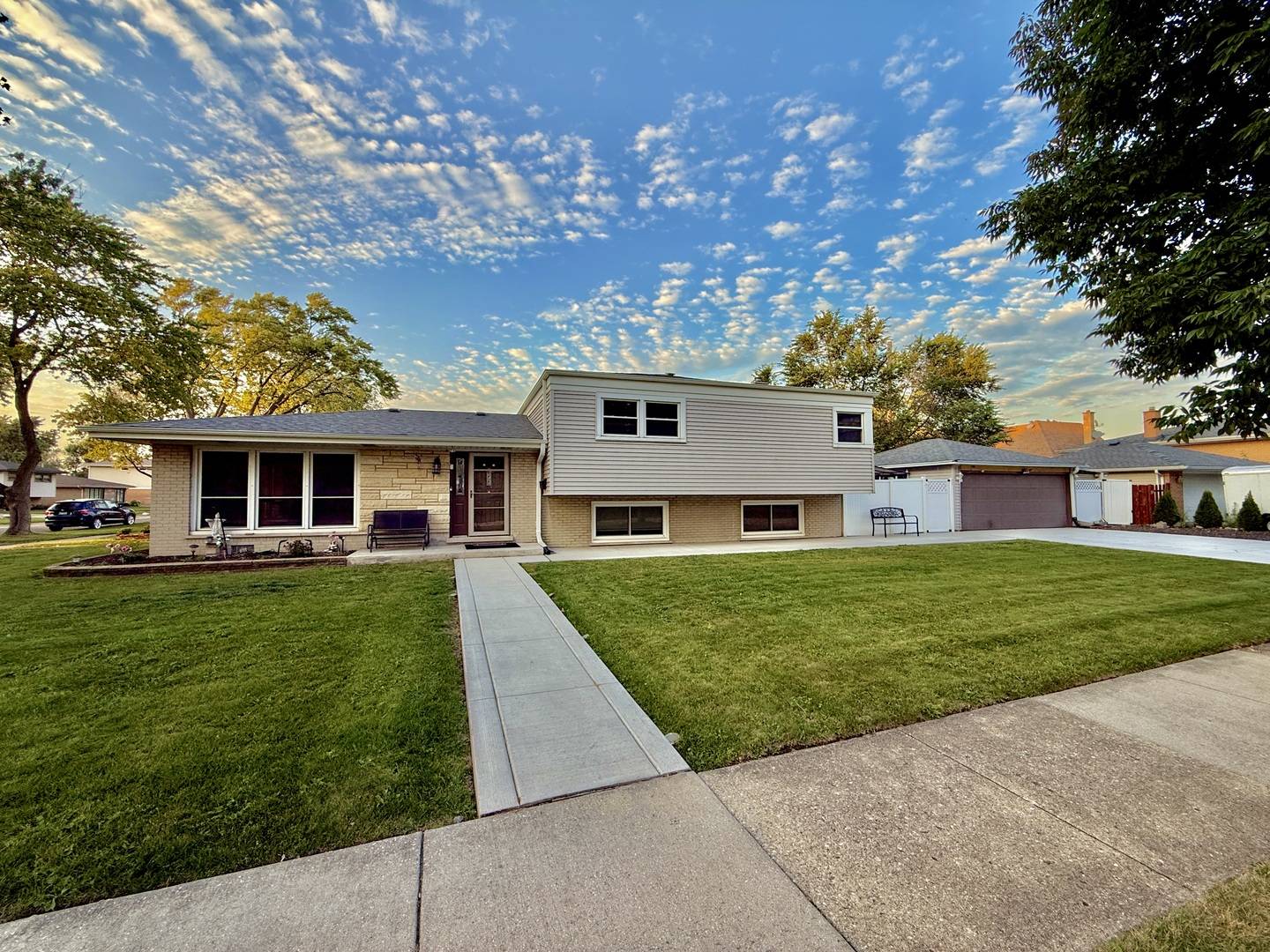 2181 PLAINFIELD DR, Des Plaines, IL 60018