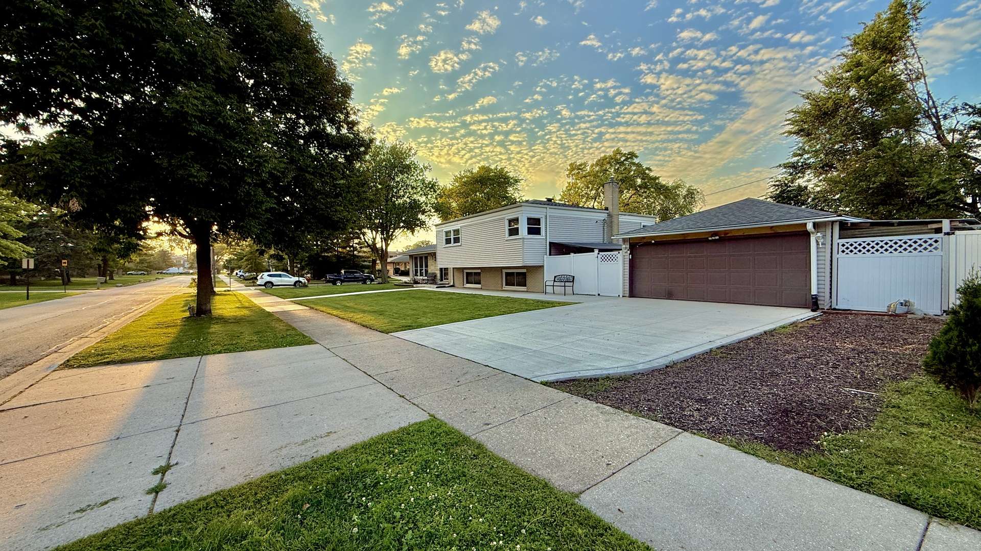 2181 PLAINFIELD DR, Des Plaines, IL 60018