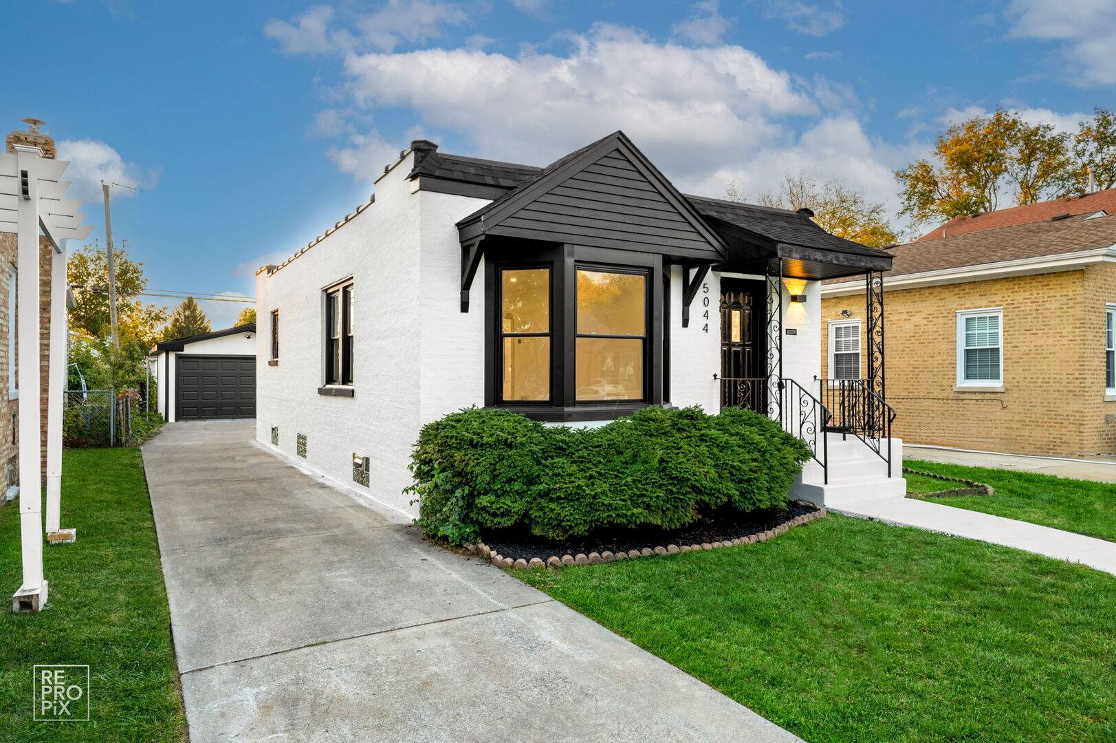 5044 N Merrimac AVE, Chicago, IL 60630