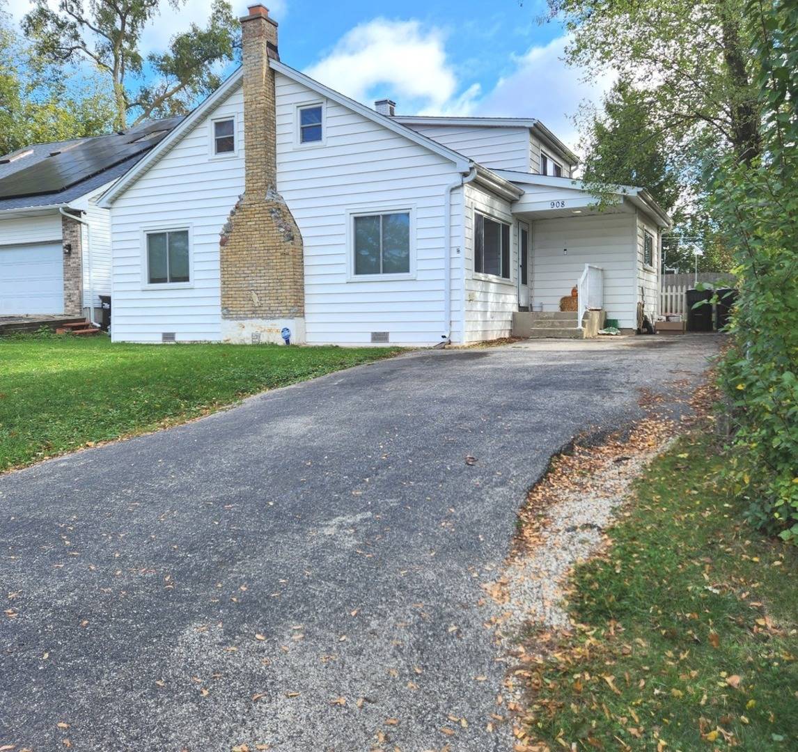 908 Ridge AVE, Wauconda, IL 60084