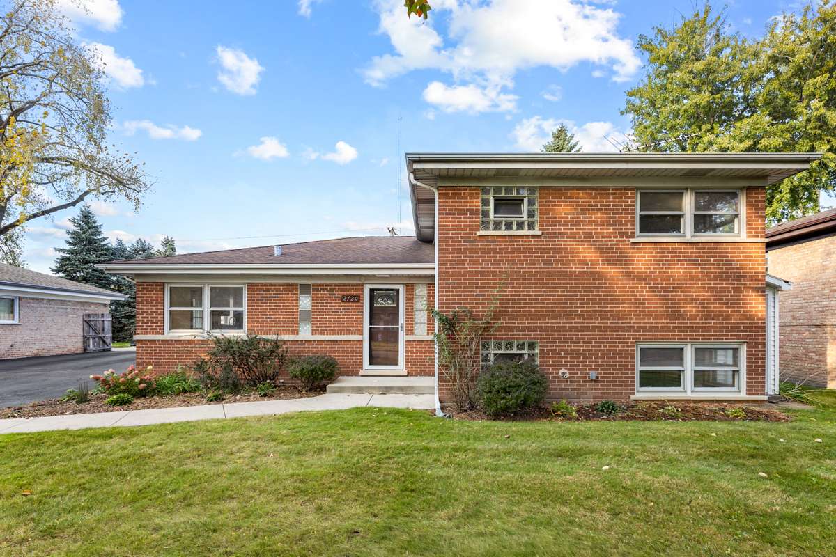 2720 Lincoln LN, Wilmette, IL 60091