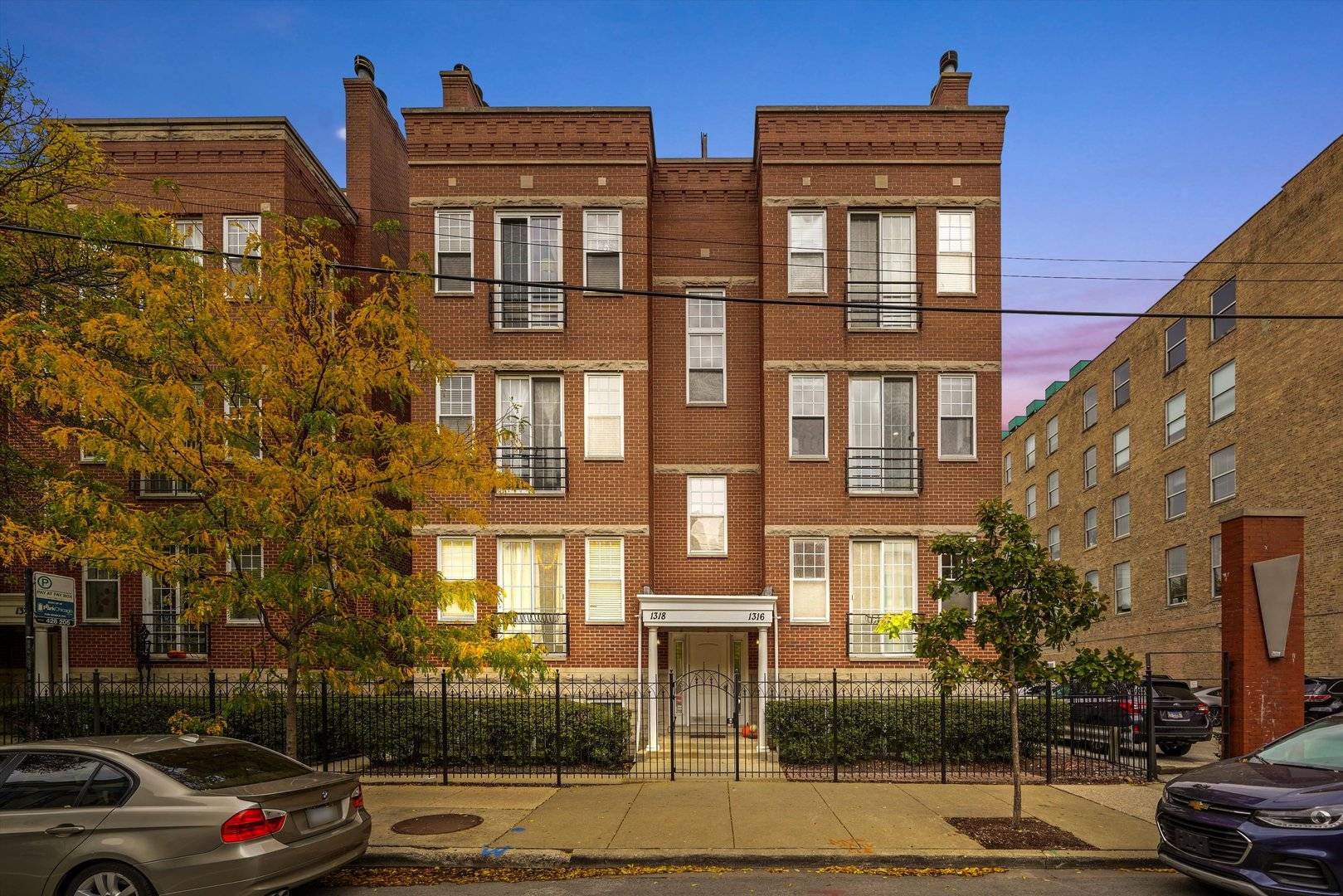 1316 W Belmont AVE #2E, Chicago, IL 60657