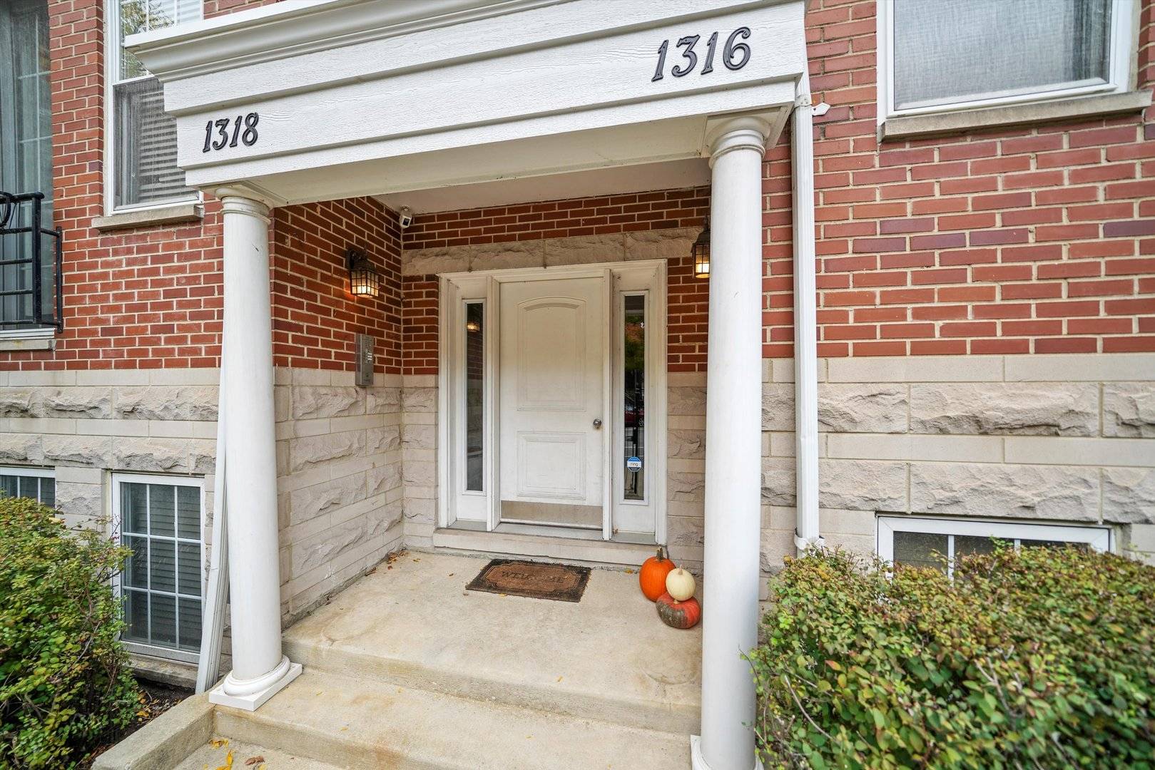 1316 W Belmont AVE #2E, Chicago, IL 60657