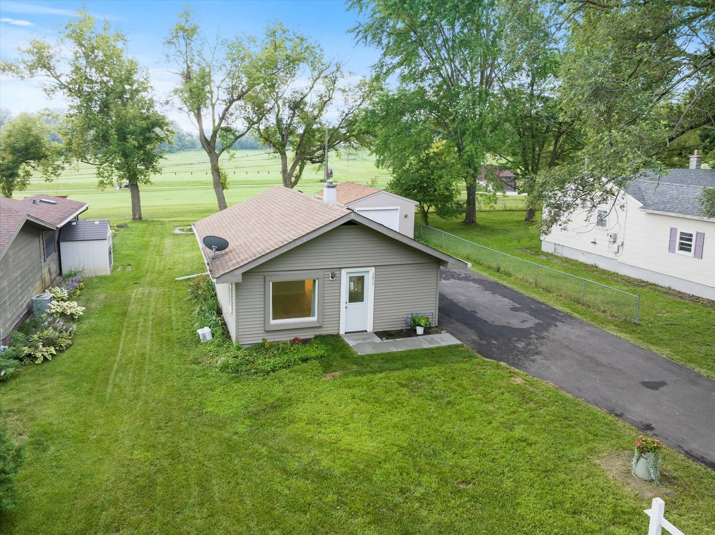 3015 Virginia AVE, Mchenry, IL 60050