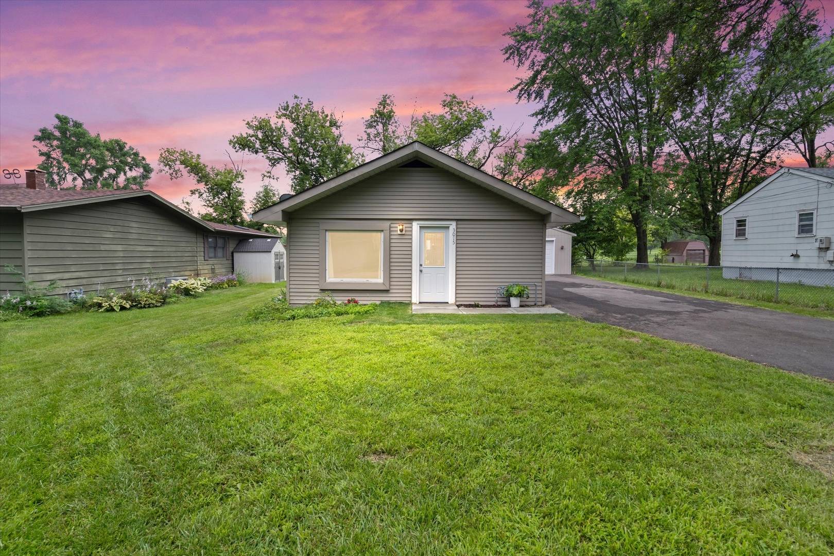 3015 Virginia AVE, Mchenry, IL 60050