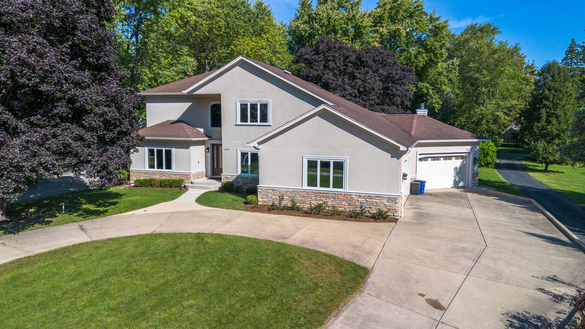 650 W Echo LN, Palatine, IL 60067