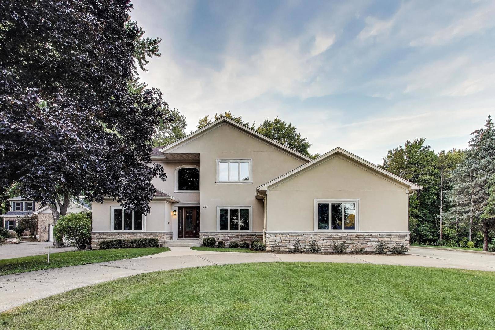 650 W Echo LN, Palatine, IL 60067