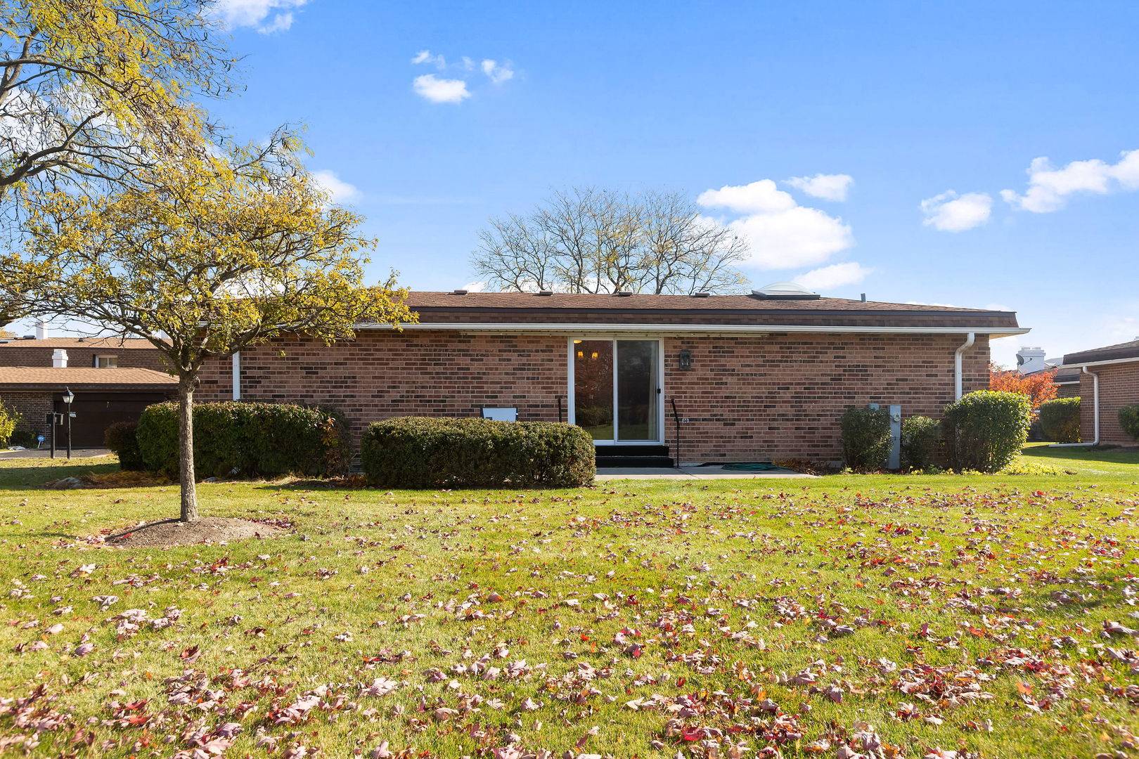 2425 El Cid LN, Northbrook, IL 60062