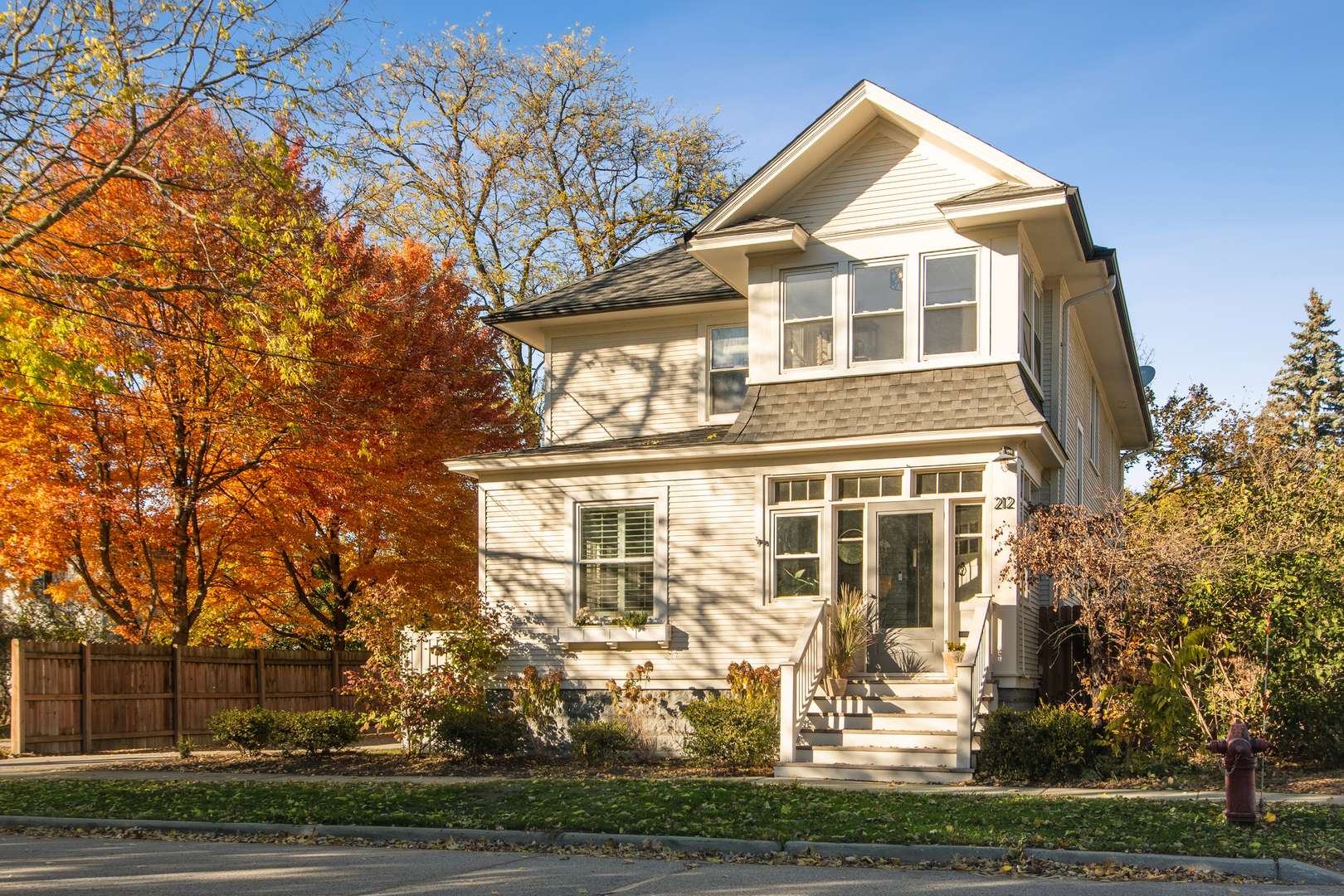212 Washington ST, Barrington, IL 60010