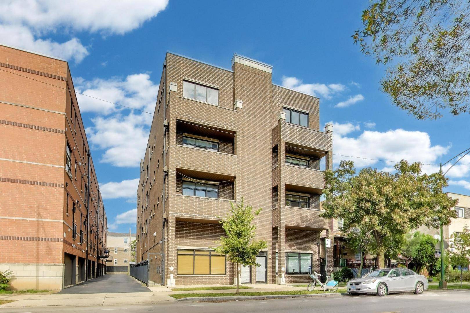2224 W Touhy AVE #3N, Chicago, IL 60645
