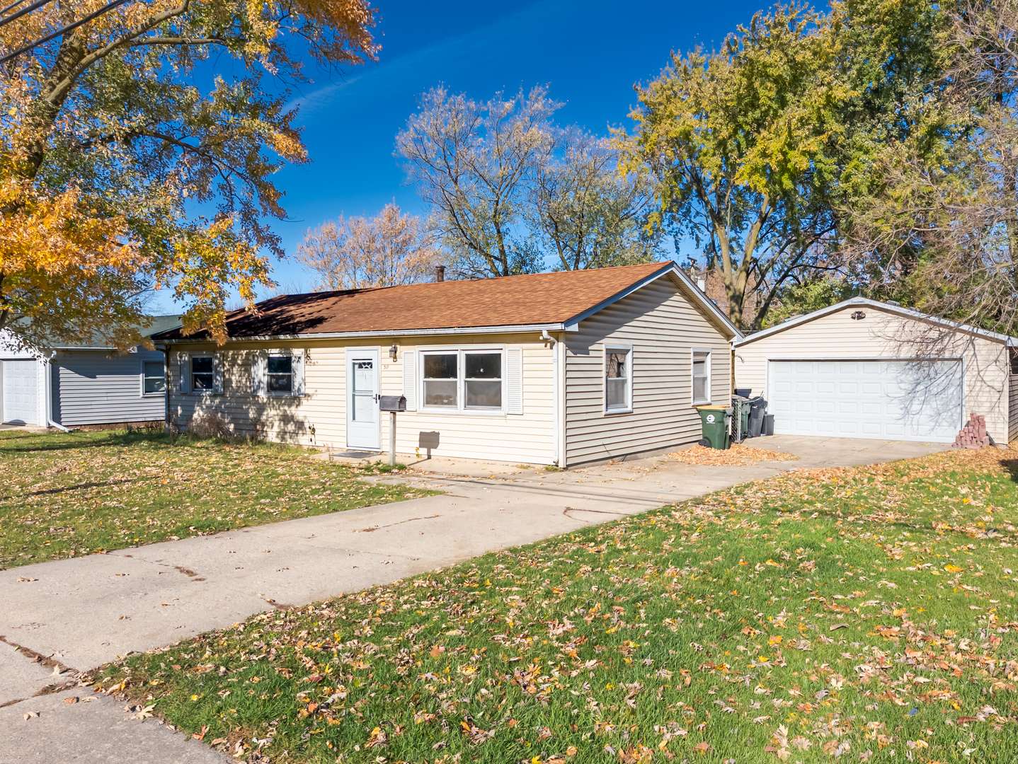 317 Butterfield RD, North Aurora, IL 60542