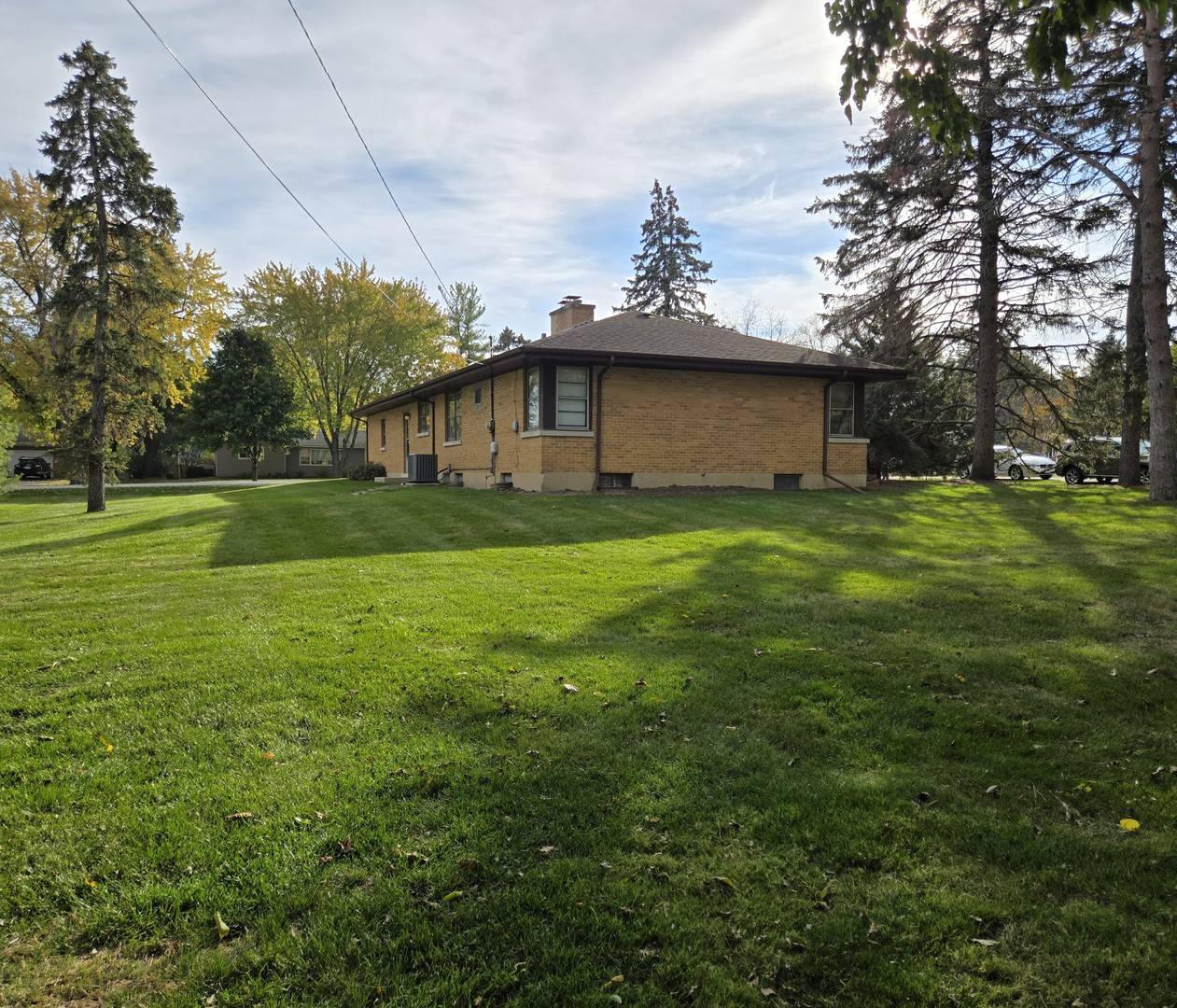7N081 Hill ST, Roselle, IL 60172