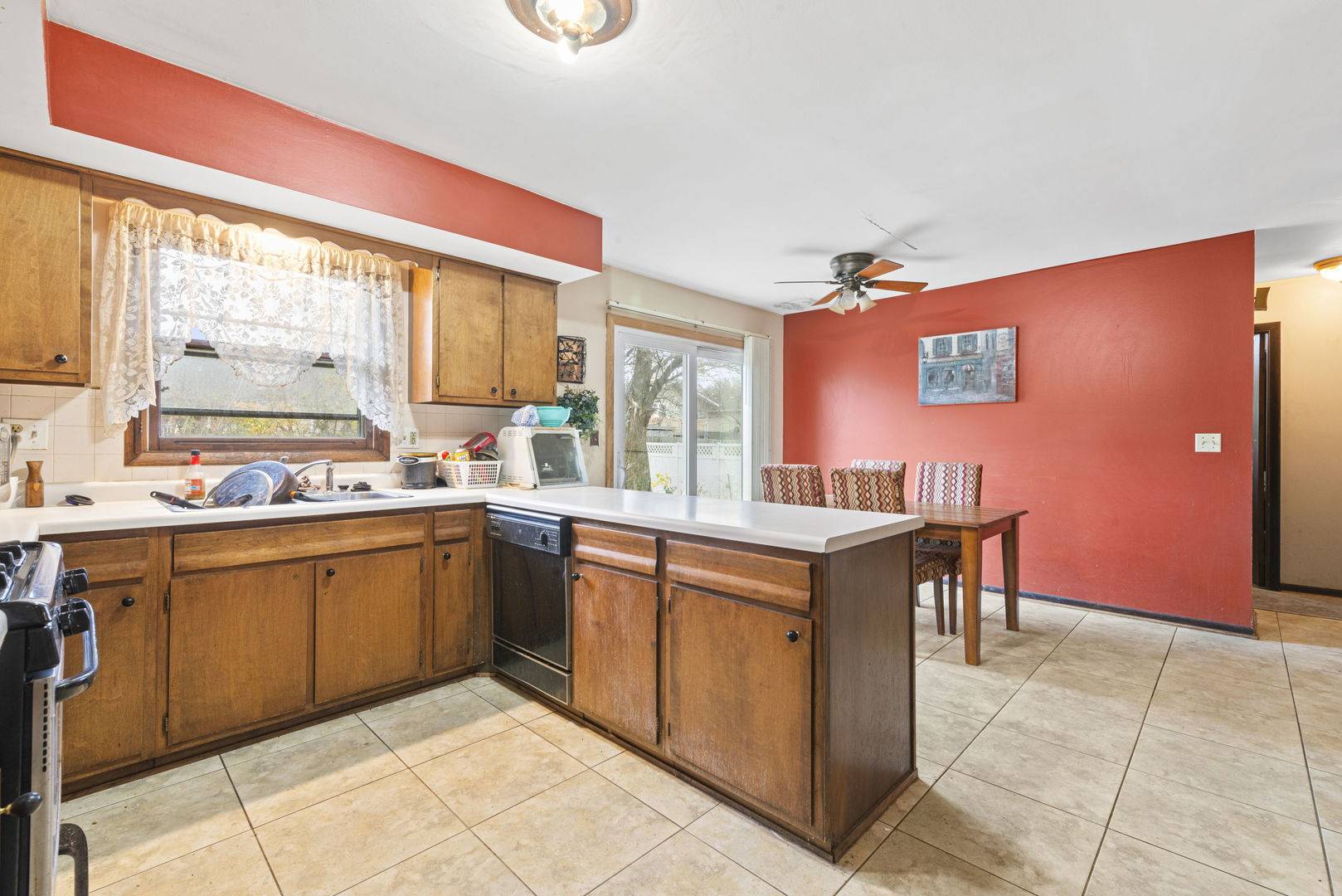 391 Cornell LN, Elgin, IL 60123
