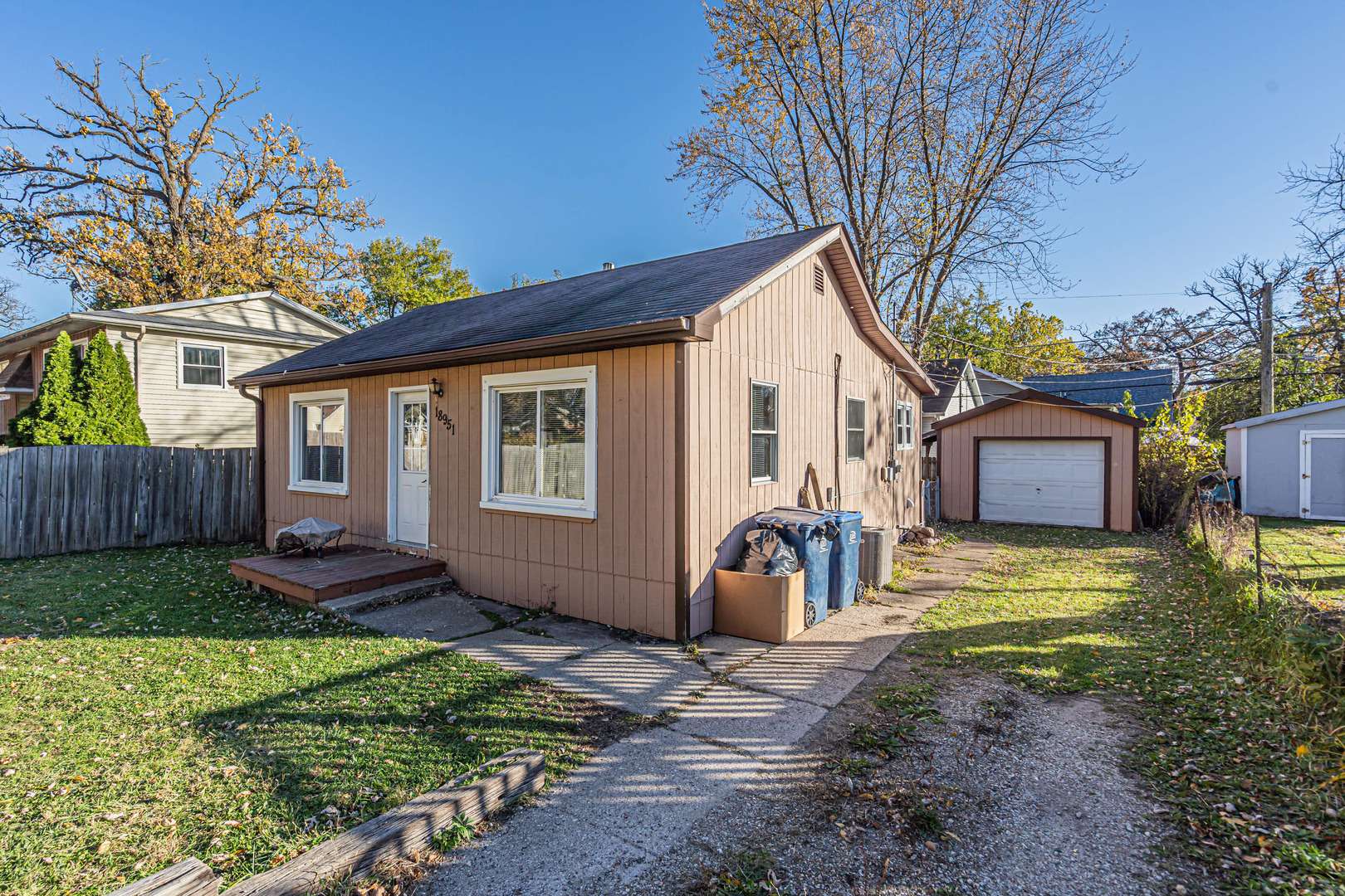 18951 W Hickory ST, Mundelein, IL 60060