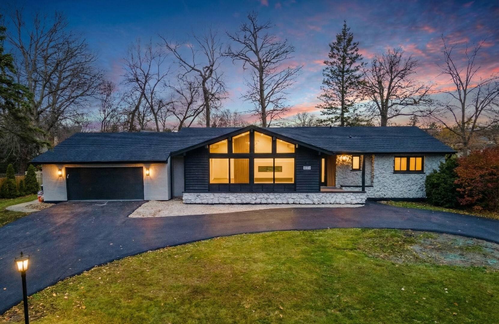 302 E Shady DR, Palatine, IL 60067