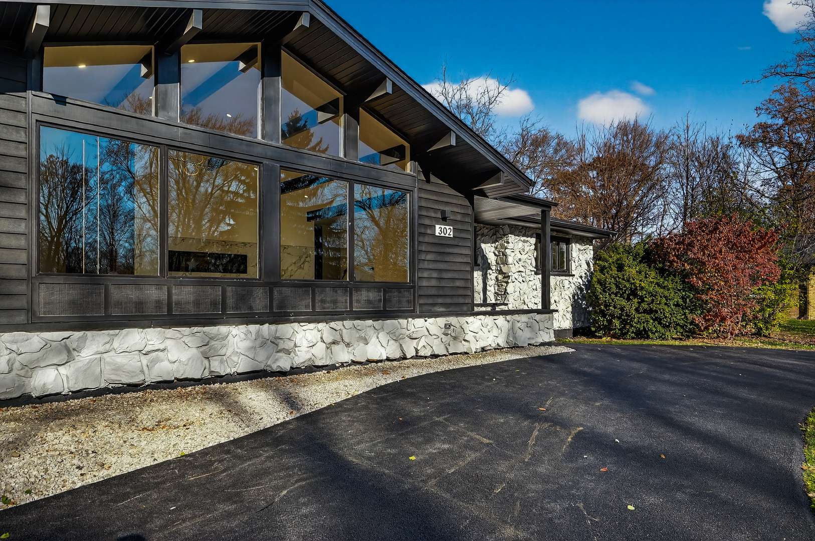 302 E Shady DR, Palatine, IL 60067