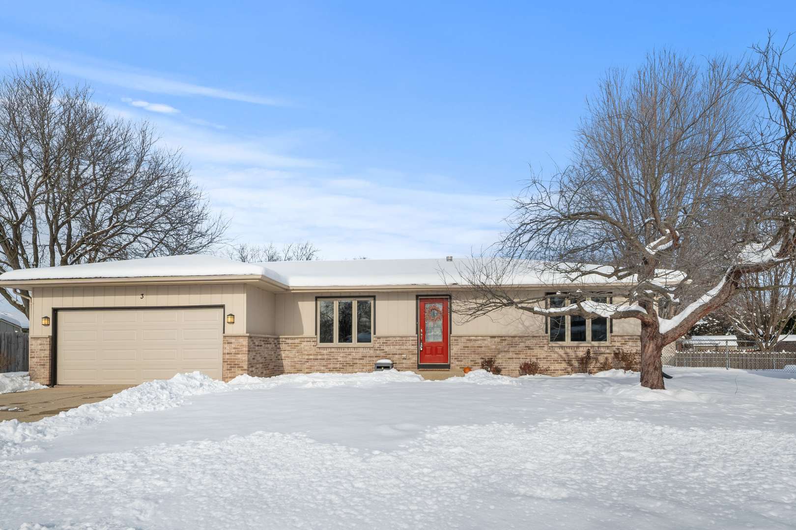 3 Brandywine CT, South Elgin, IL 60177