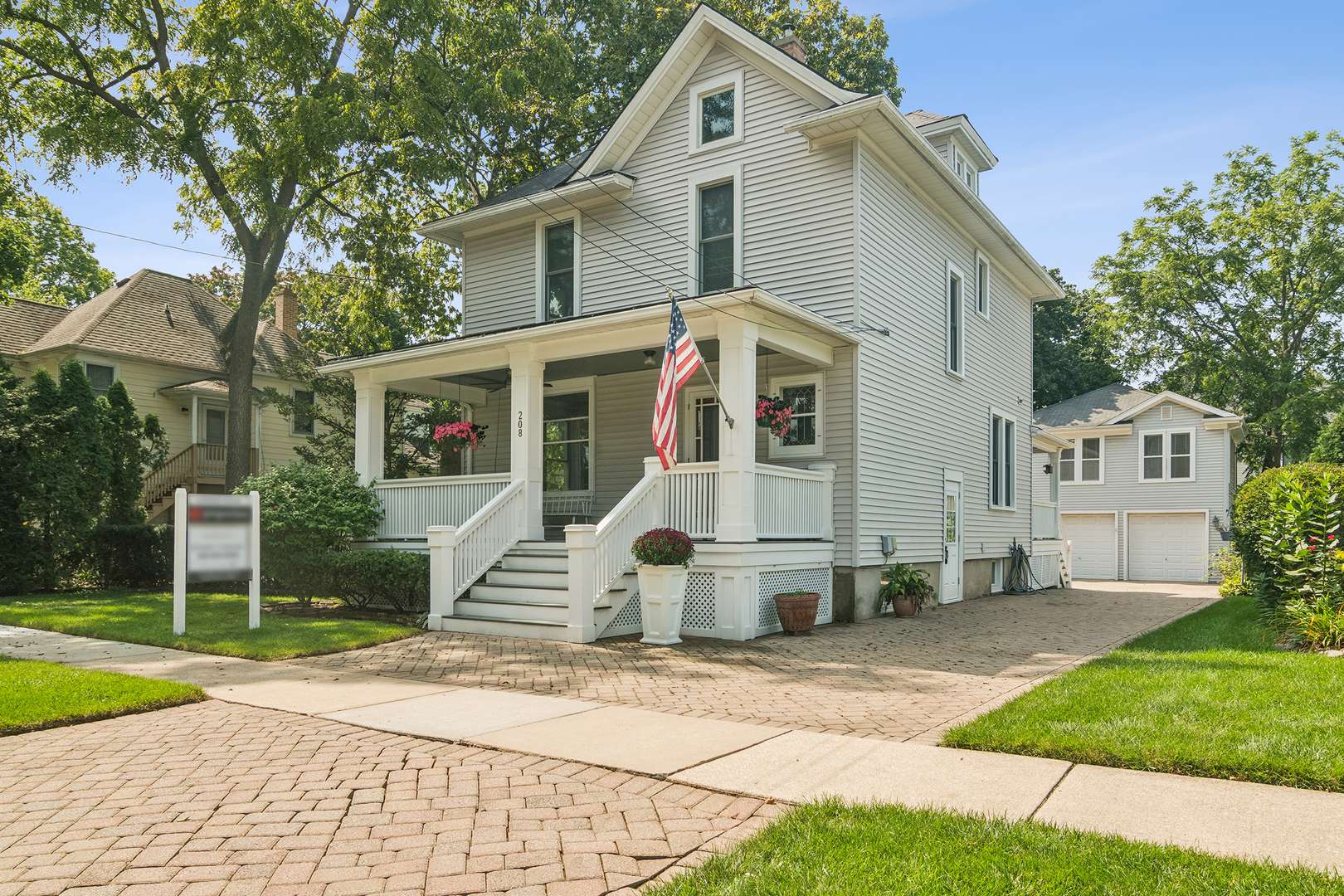 208 N Benton ST, Palatine, IL 60067