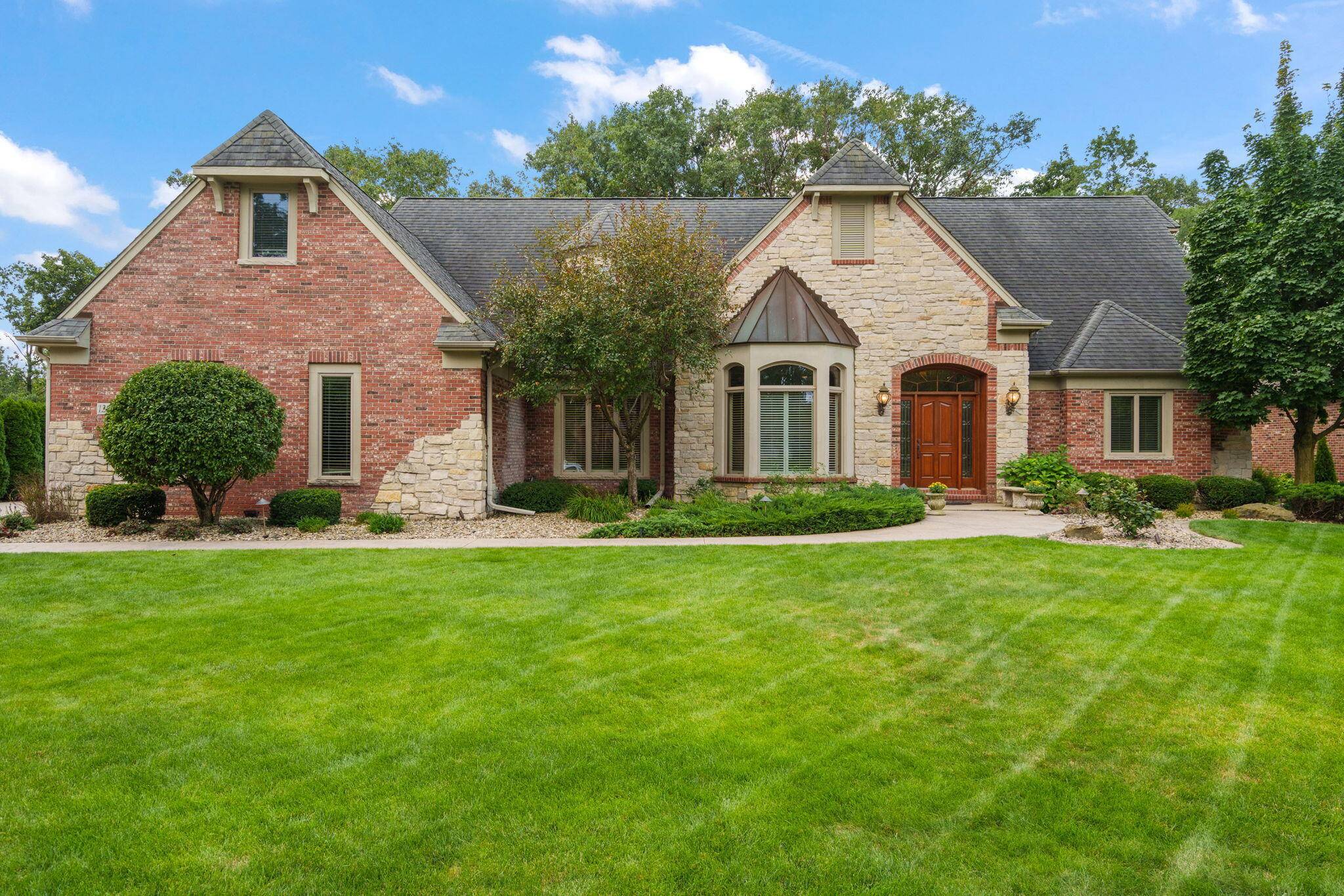 12825 Rosewood Drive, St. John, IN 46373