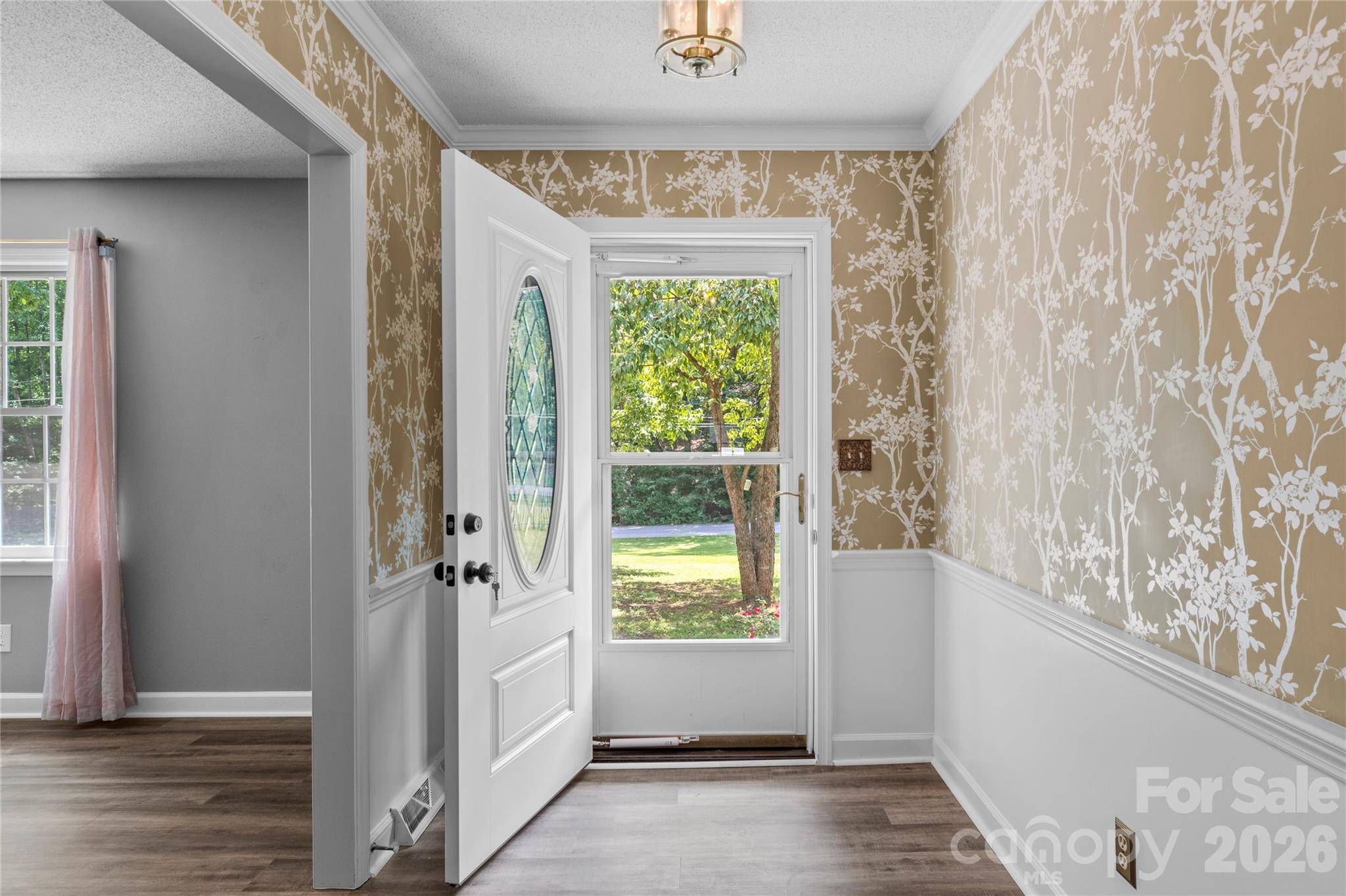 3545 N Lakeshore DR, Clemmons, NC 27012