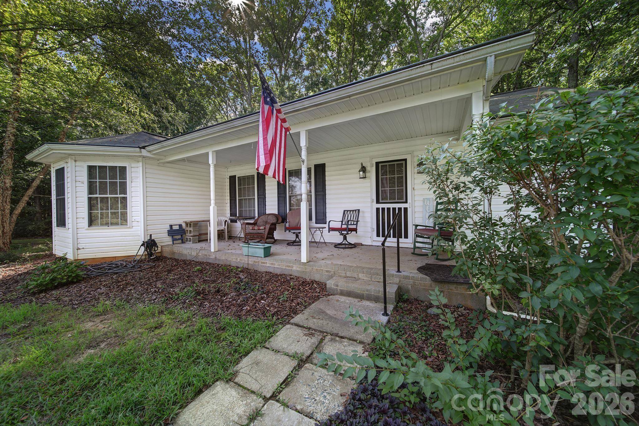 2000 Sossoman Springs RD, Midland, NC 28107