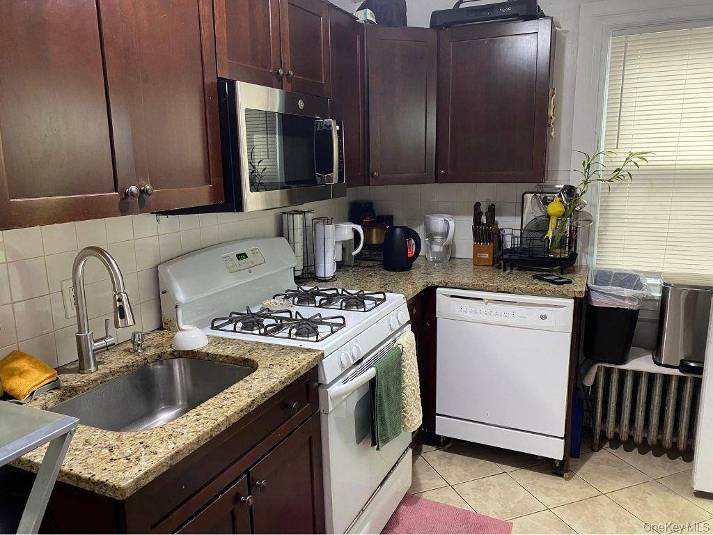 132 N 6th AVE, Mount Vernon, NY 10550