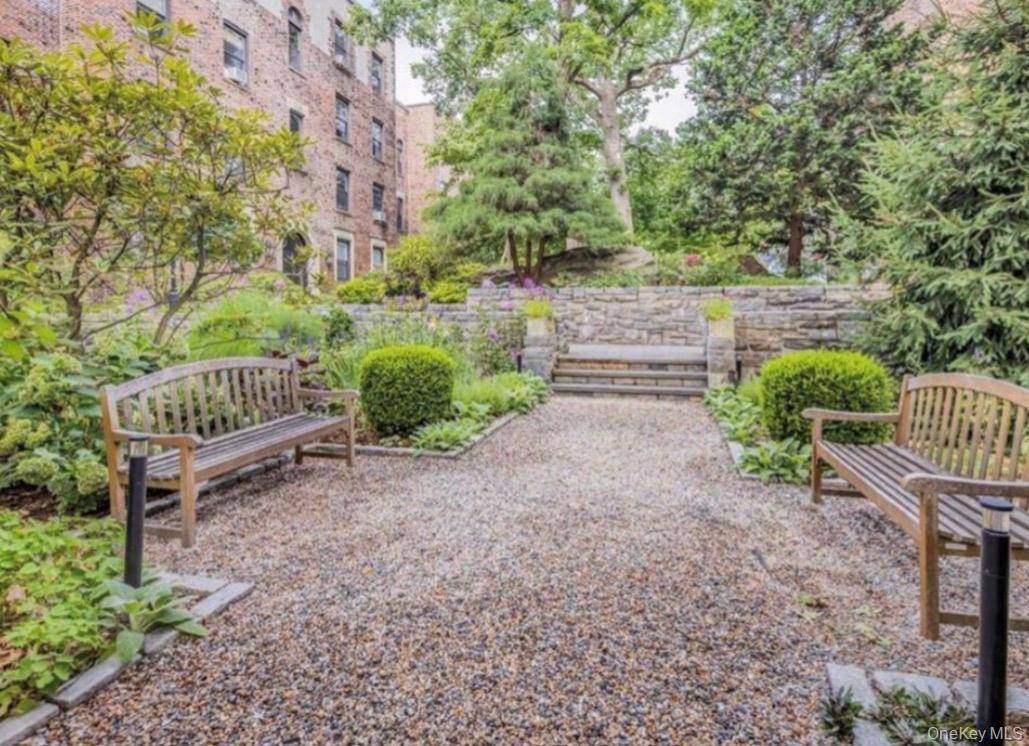 64 Sagamore RD #C1, Bronxville, NY 10708